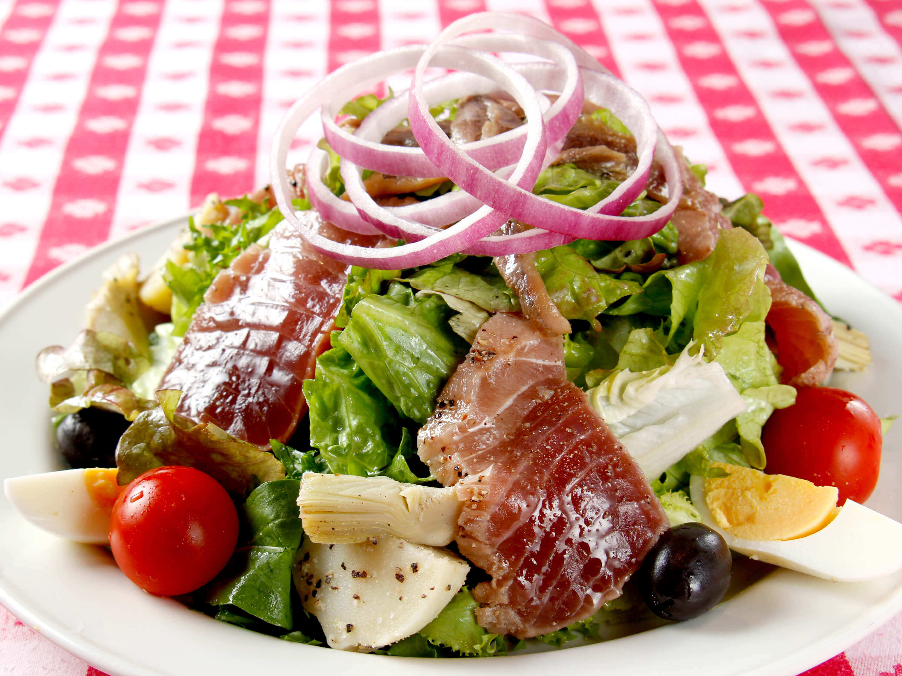 Niçoise Salad with seared Blue Fin Tuna